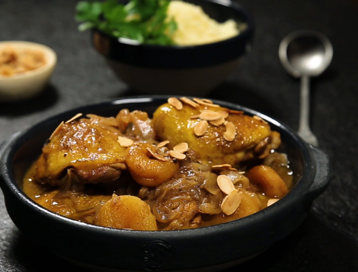 une délicieuse recette de tajine de poulet aux abricots