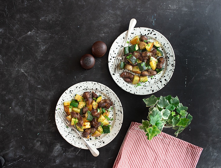 Goûtez cette succulente recette de gésiers au vin blanc signée Maître CoQ. Vos convives vont se régaler !